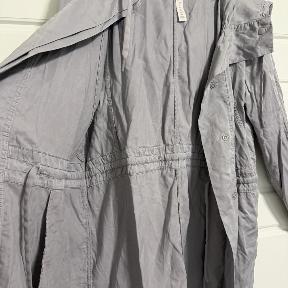 Lululemon Gray City Stroll Hooded Trench Coat Rain Jacket Women Size 8 Relaxed - Picture 9 of 11